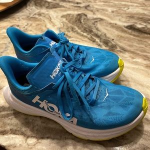 Hoka Carbon X women’s 9 shoes Blue (fits like 8.5)